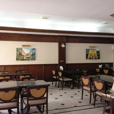 Rattana Mansion Otel Phuket Dış mekan fotoğraf