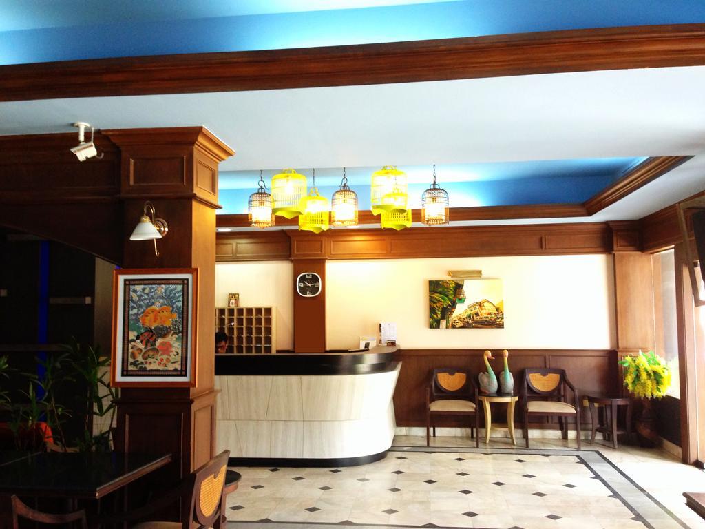Rattana Mansion Otel Phuket Dış mekan fotoğraf
