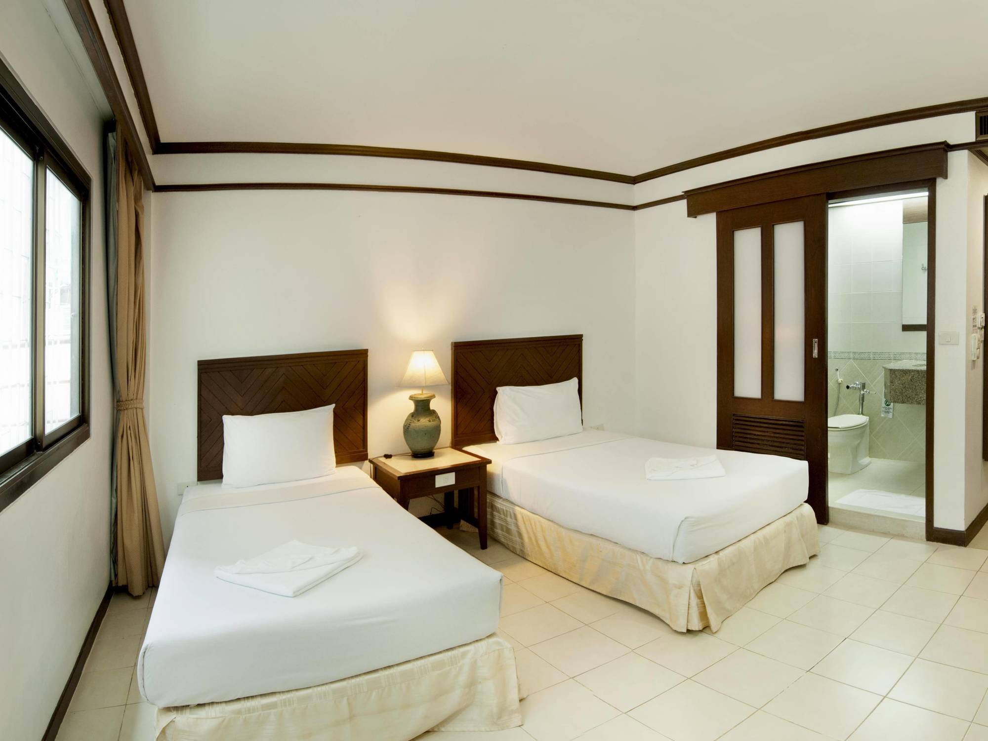 Rattana Mansion Otel Phuket Dış mekan fotoğraf