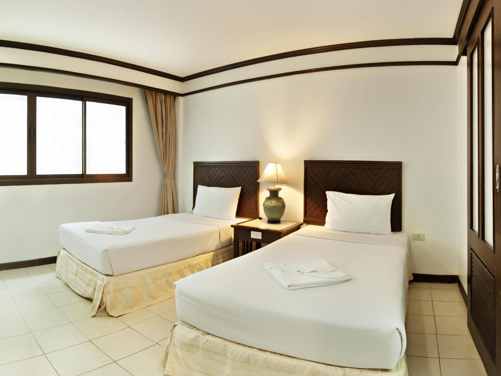Rattana Mansion Otel Phuket Dış mekan fotoğraf