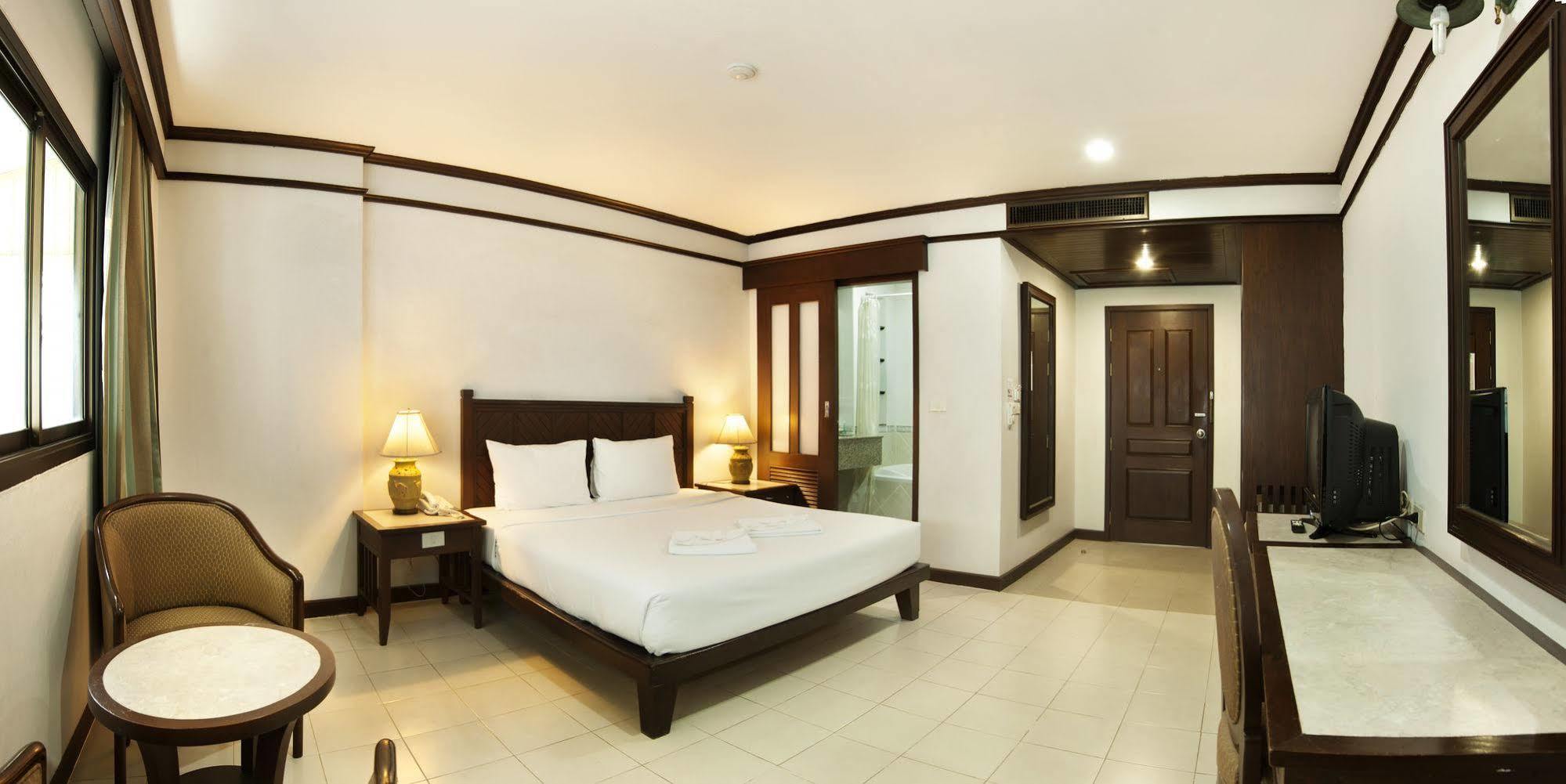 Rattana Mansion Otel Phuket Dış mekan fotoğraf