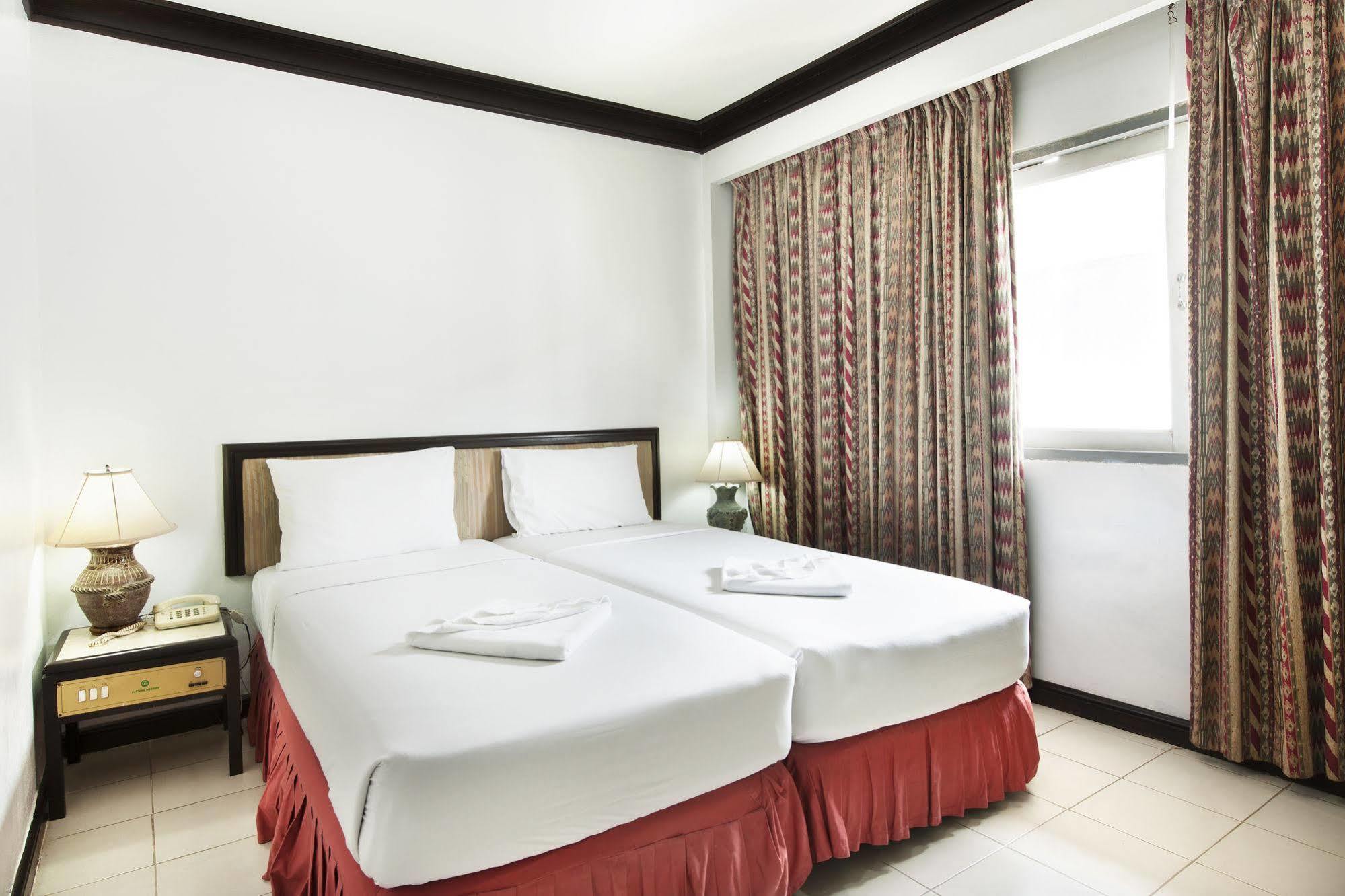 Rattana Mansion Otel Phuket Dış mekan fotoğraf